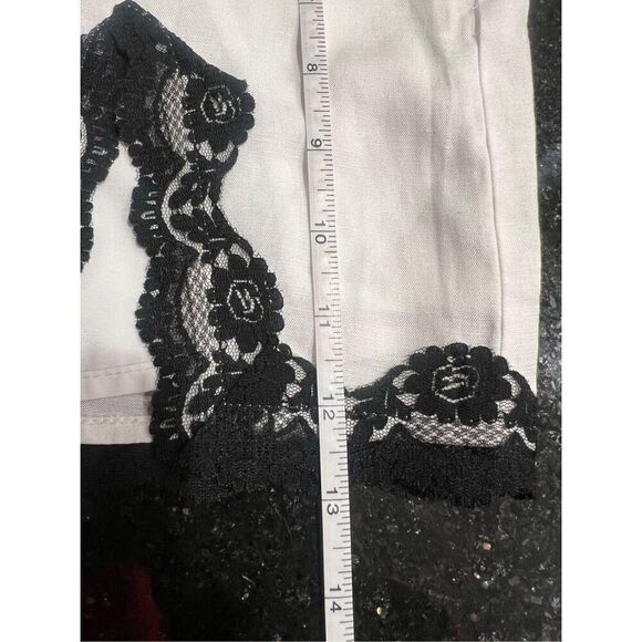 NIA Moon Skort White Linen featuring Black lace trim and a slit size S - Picture 6 of 6